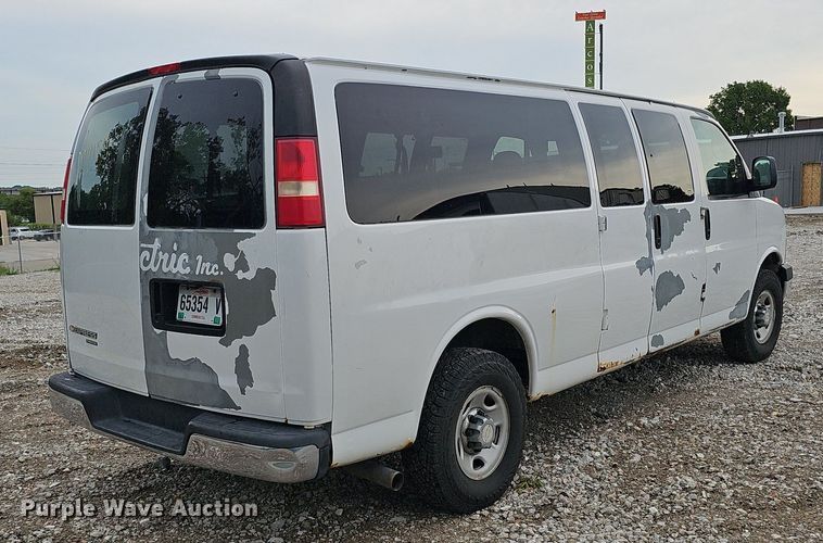 image for item DO2882 2007 Chevrolet Express 3500  van