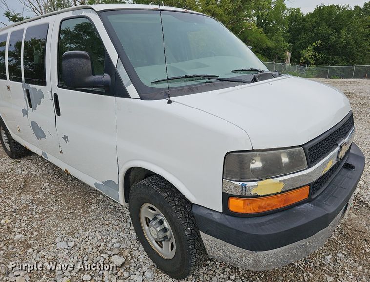 image for item DO2882 2007 Chevrolet Express 3500  van