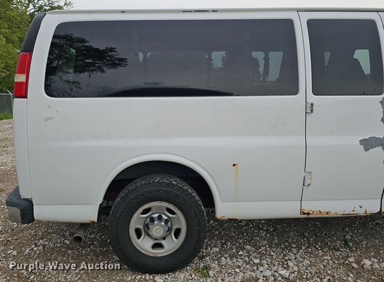image for item DO2882 2007 Chevrolet Express 3500  van