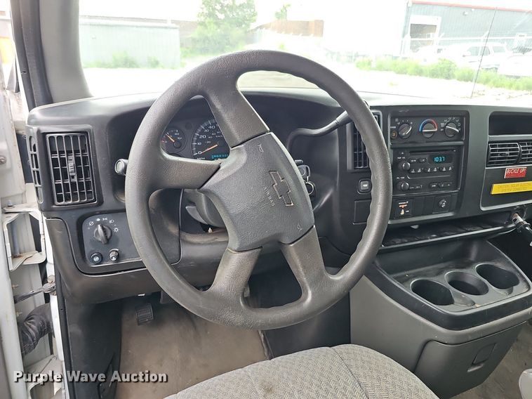 image for item DO2882 2007 Chevrolet Express 3500  van