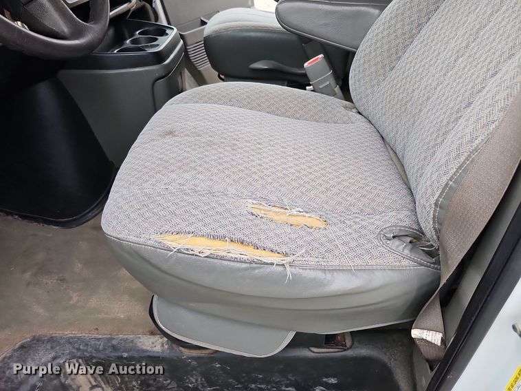 image for item DO2882 2007 Chevrolet Express 3500  van