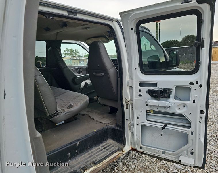 image for item DO2882 2007 Chevrolet Express 3500  van