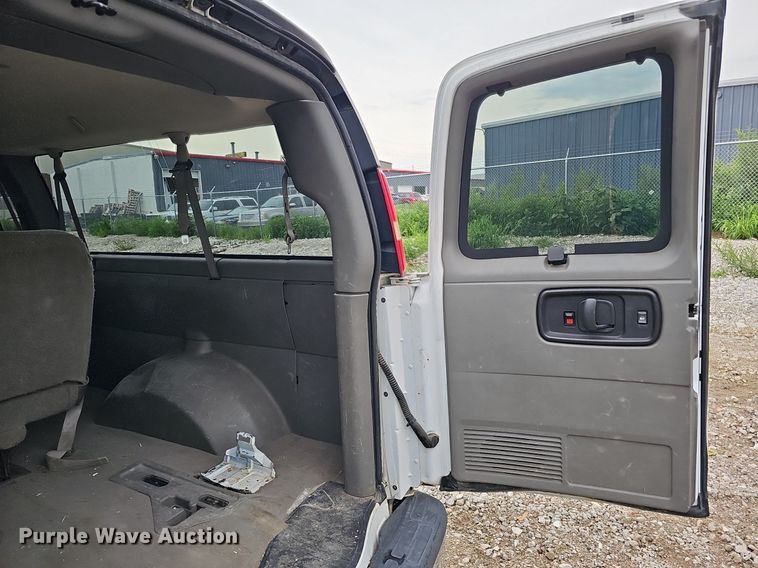 image for item DO2882 2007 Chevrolet Express 3500  van
