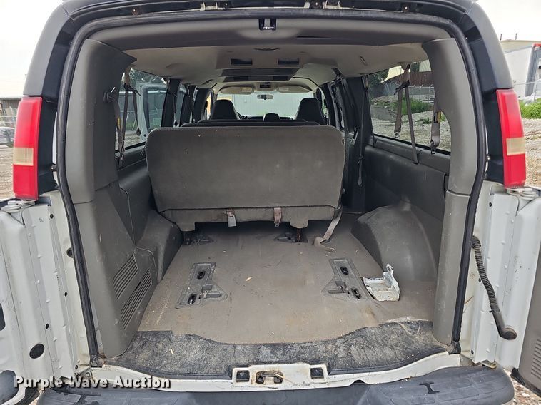 image for item DO2882 2007 Chevrolet Express 3500  van