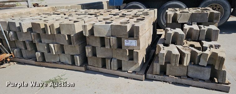 image for item DO2901 (8) pallets of landscaping blocks