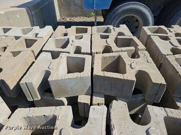 image for item DO2901 (8) pallets of landscaping blocks
