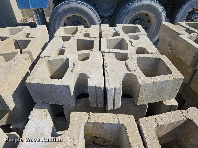 image for item DO2901 (8) pallets of landscaping blocks