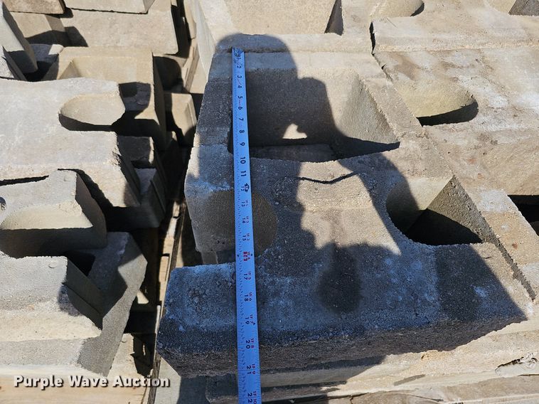 image for item DO2901 (8) pallets of landscaping blocks