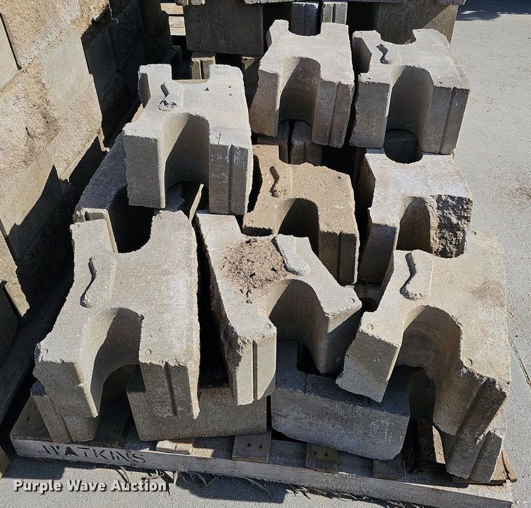 image for item DO2901 (8) pallets of landscaping blocks