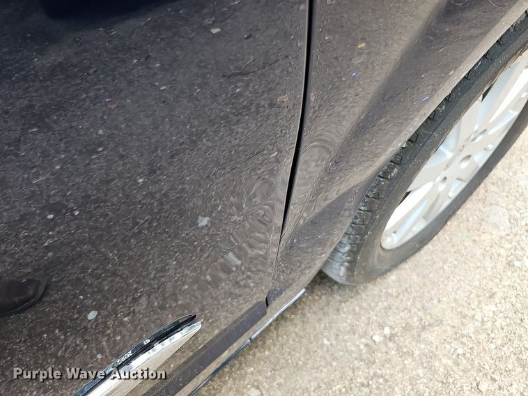 image for item DO2912 2016 Chrysler Town & Country  van