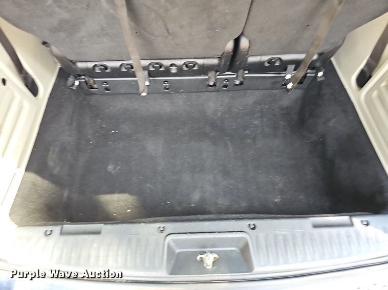 image for item DO2912 2016 Chrysler Town & Country  van