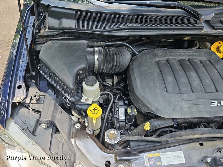 image for item DO2912 2016 Chrysler Town & Country  van