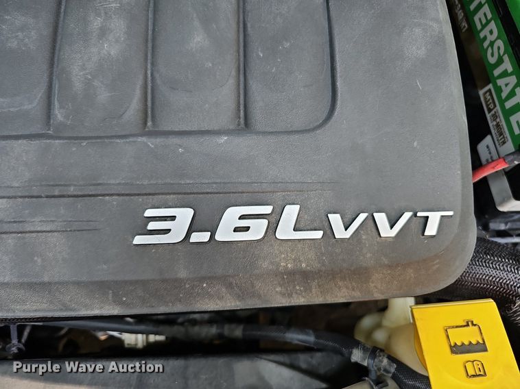 image for item DO2912 2016 Chrysler Town & Country  van