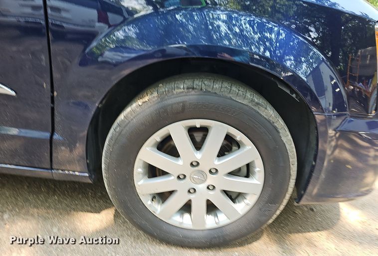 image for item DO2912 2016 Chrysler Town & Country  van