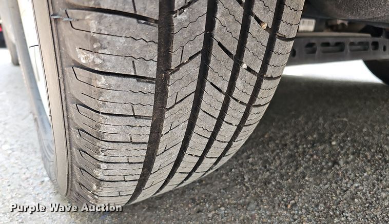 image for item DO2912 2016 Chrysler Town & Country  van