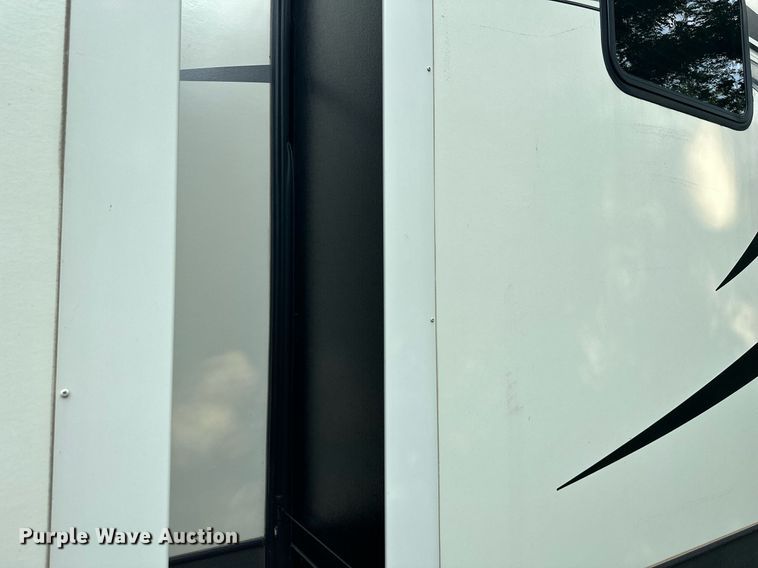 image for item DO5105 2017 Keystone Sprinter  camper