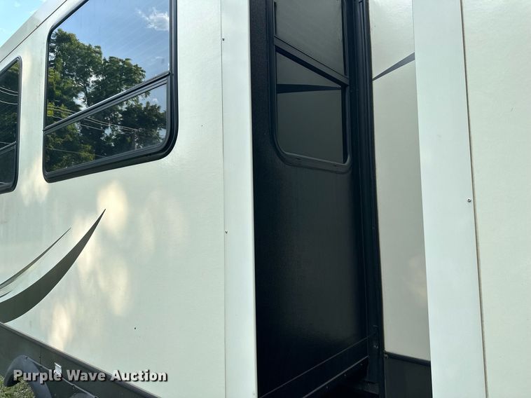 image for item DO5105 2017 Keystone Sprinter  camper