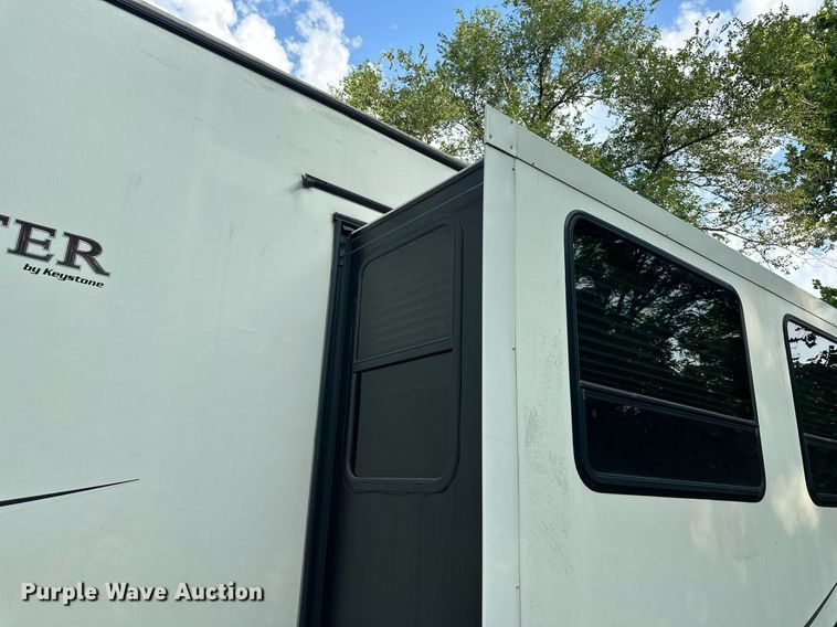 image for item DO5105 2017 Keystone Sprinter  camper