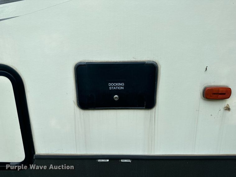 image for item DO5105 2017 Keystone Sprinter  camper