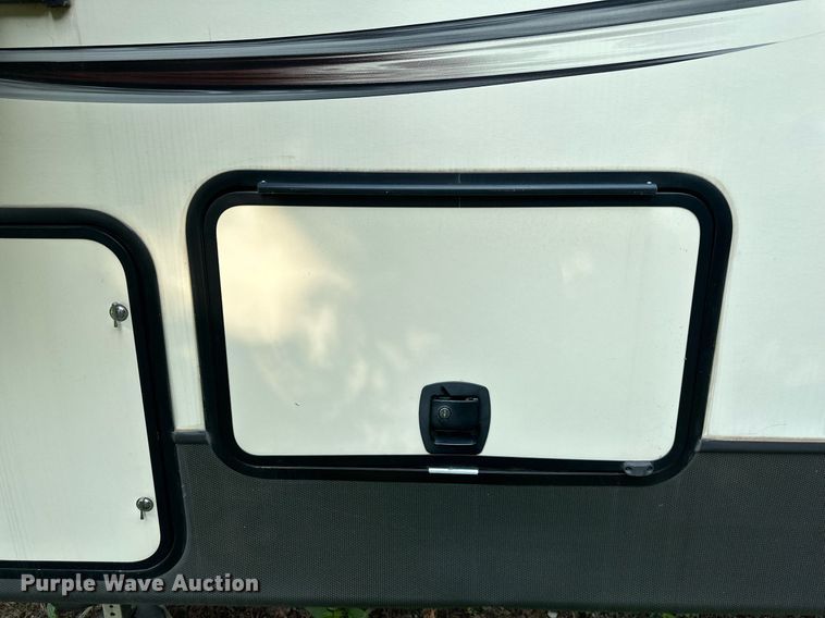 image for item DO5105 2017 Keystone Sprinter  camper