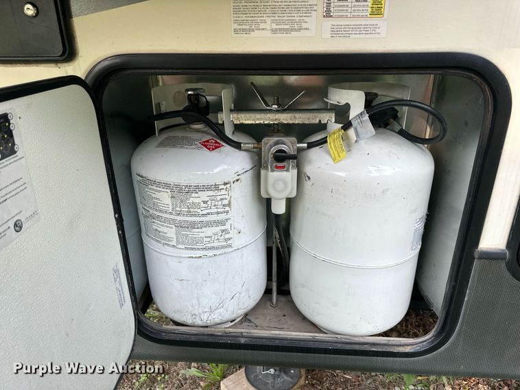 image for item DO5105 2017 Keystone Sprinter  camper