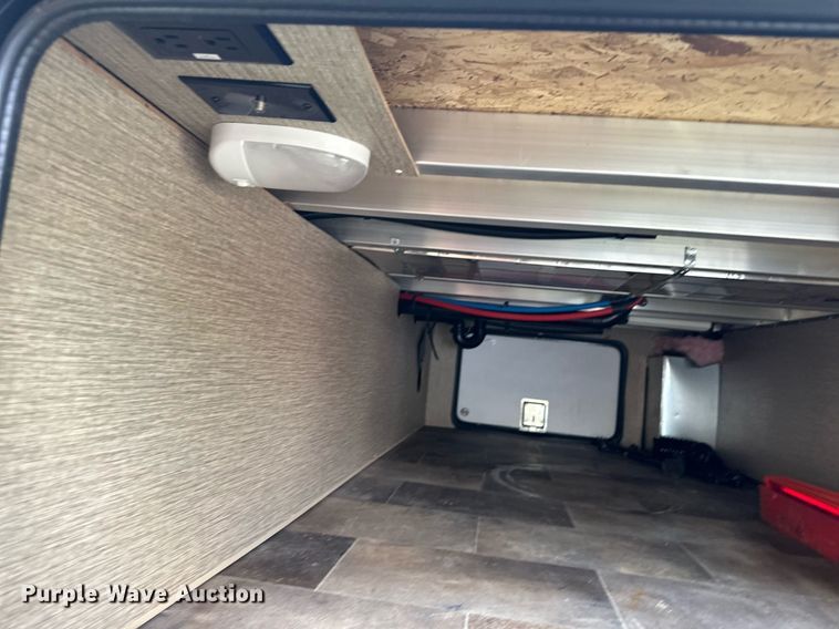 image for item DO5105 2017 Keystone Sprinter  camper