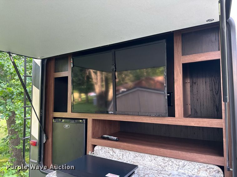 image for item DO5105 2017 Keystone Sprinter  camper