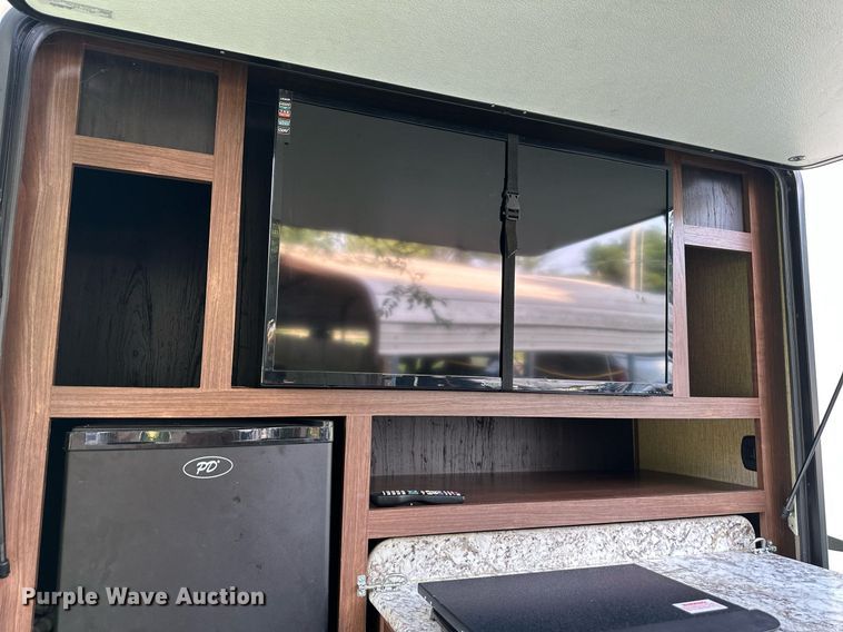 image for item DO5105 2017 Keystone Sprinter  camper