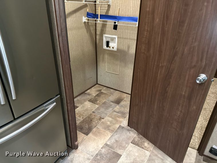 image for item DO5105 2017 Keystone Sprinter  camper