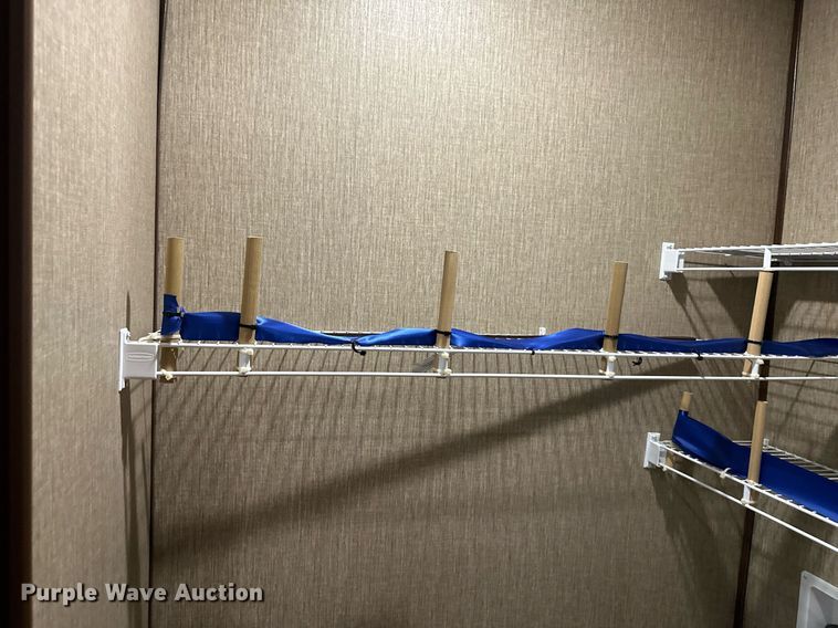 image for item DO5105 2017 Keystone Sprinter  camper