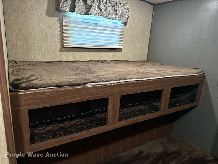 image for item DO5105 2017 Keystone Sprinter  camper