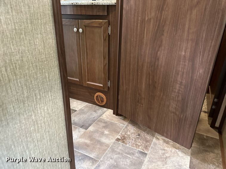 image for item DO5105 2017 Keystone Sprinter  camper