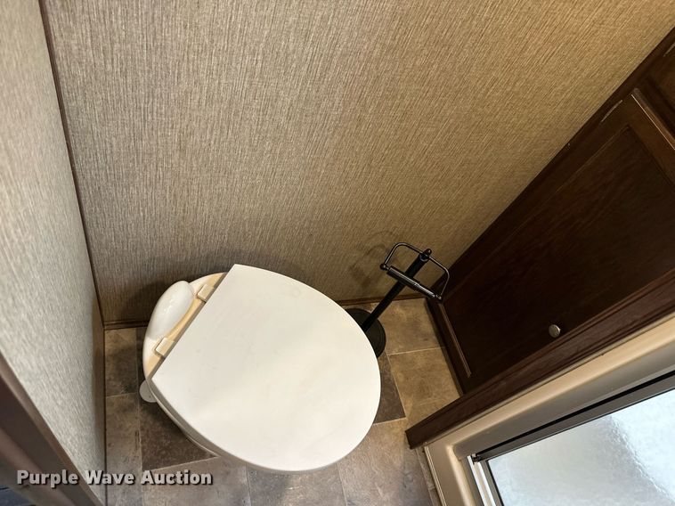 image for item DO5105 2017 Keystone Sprinter  camper