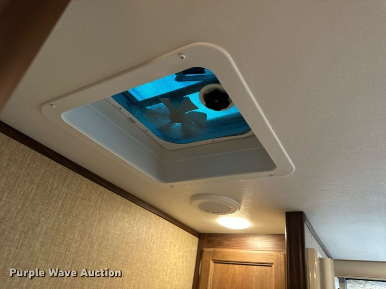 image for item DO5105 2017 Keystone Sprinter  camper