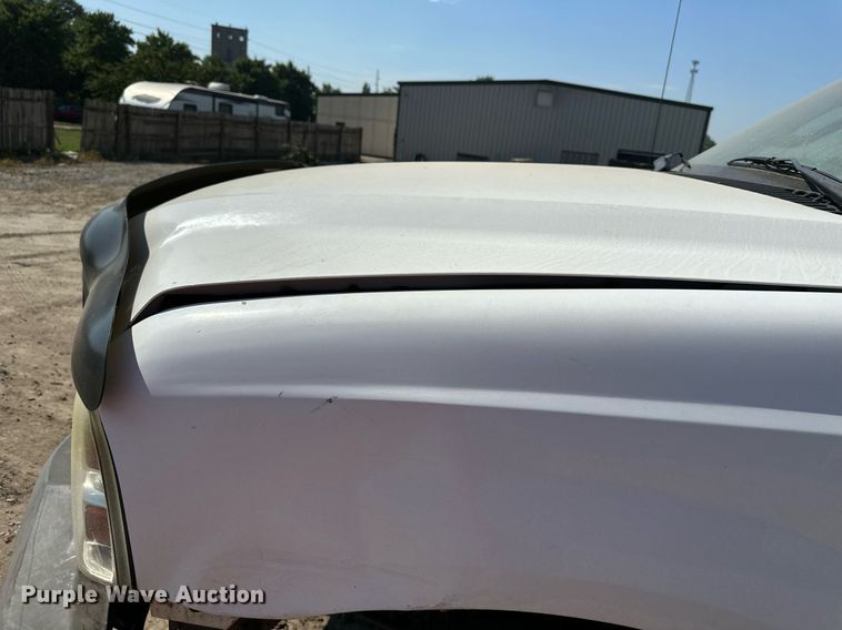 image for item DO5106 2006 Ford F350 Super Duty  SuperCab utility bed pickup truck