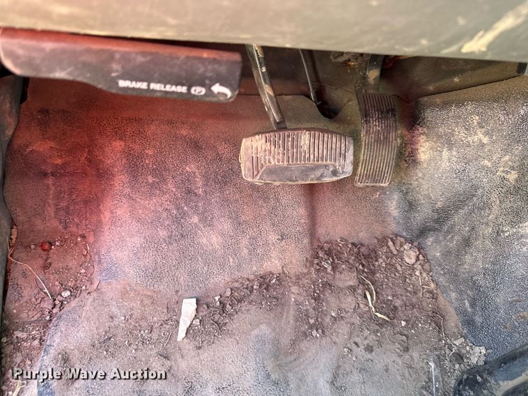 image for item DO5106 2006 Ford F350 Super Duty  SuperCab utility bed pickup truck