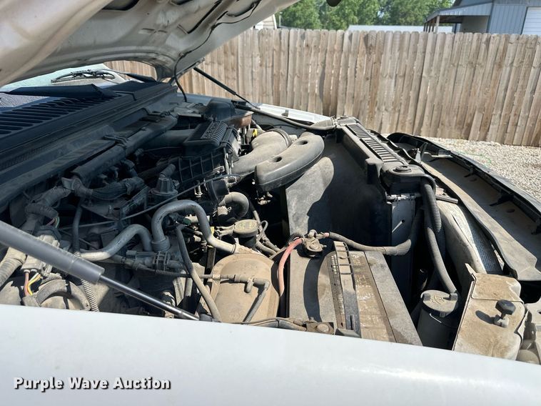 image for item DO5106 2006 Ford F350 Super Duty  SuperCab utility bed pickup truck