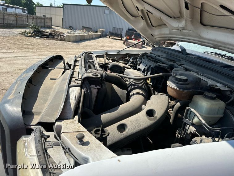 image for item DO5106 2006 Ford F350 Super Duty  SuperCab utility bed pickup truck