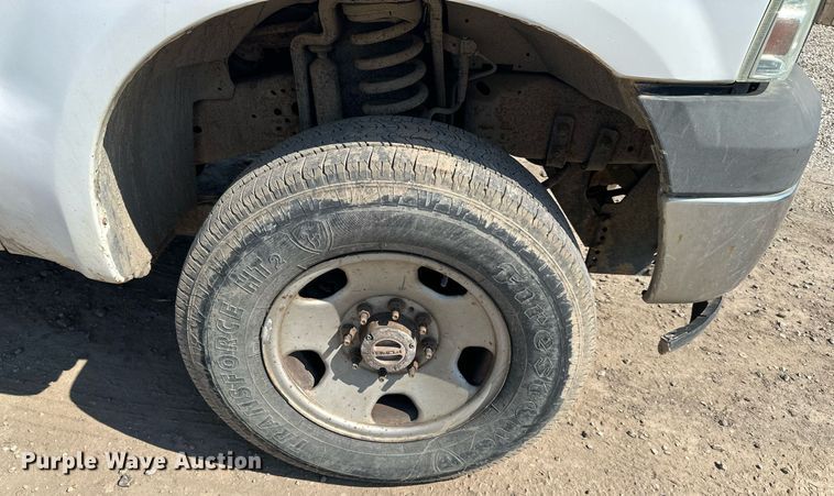 image for item DO5106 2006 Ford F350 Super Duty  SuperCab utility bed pickup truck