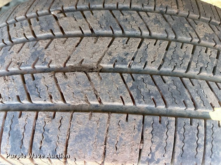 image for item DO5106 2006 Ford F350 Super Duty  SuperCab utility bed pickup truck