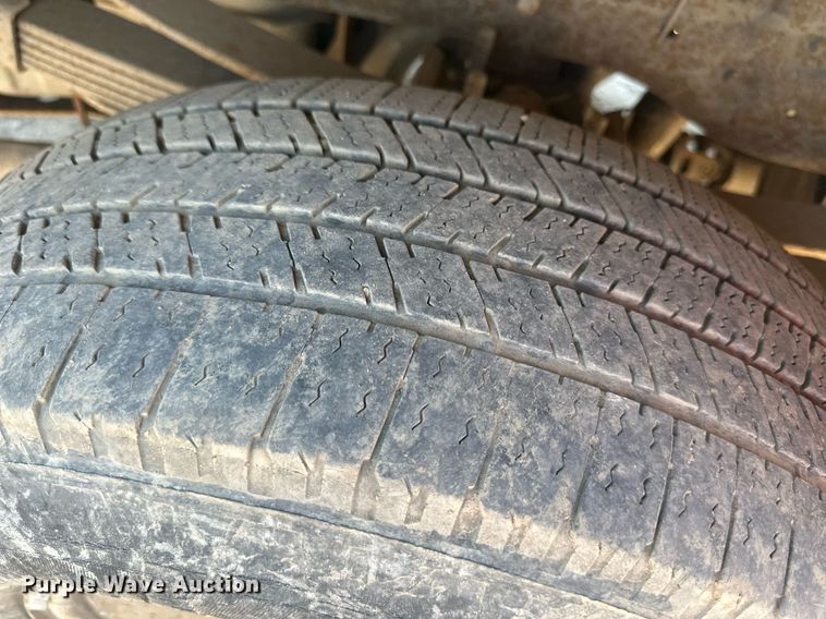 image for item DO5106 2006 Ford F350 Super Duty  SuperCab utility bed pickup truck