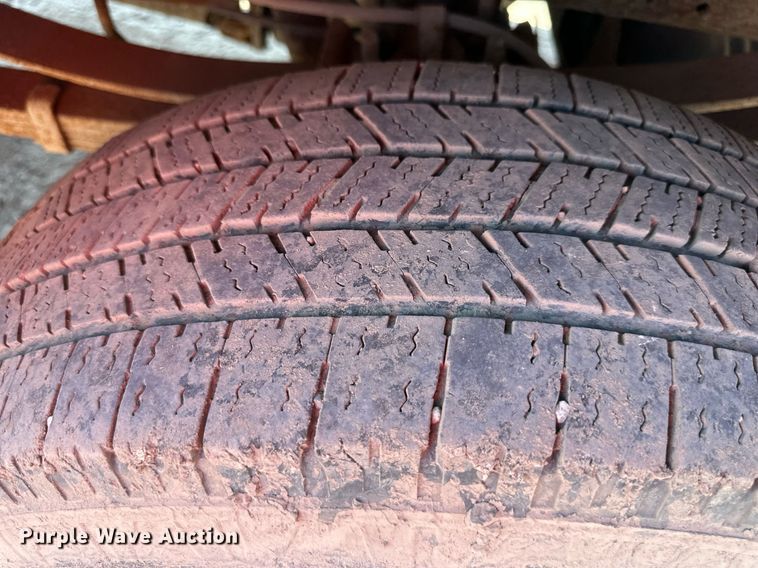 image for item DO5106 2006 Ford F350 Super Duty  SuperCab utility bed pickup truck