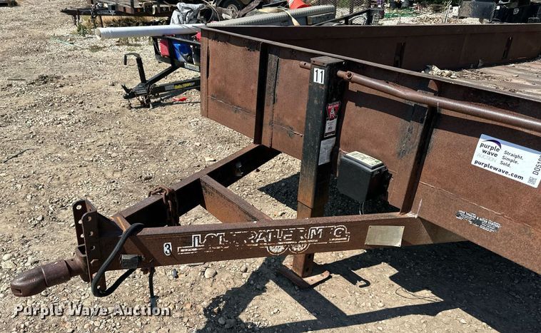 image for item DO5108 2003 L&L BF16  utility trailer