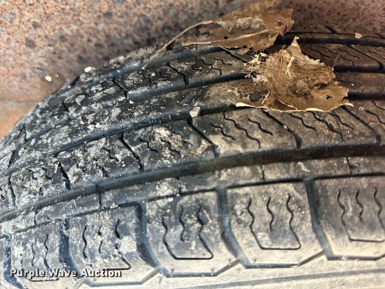 image for item DO5108 2003 L&L BF16  utility trailer