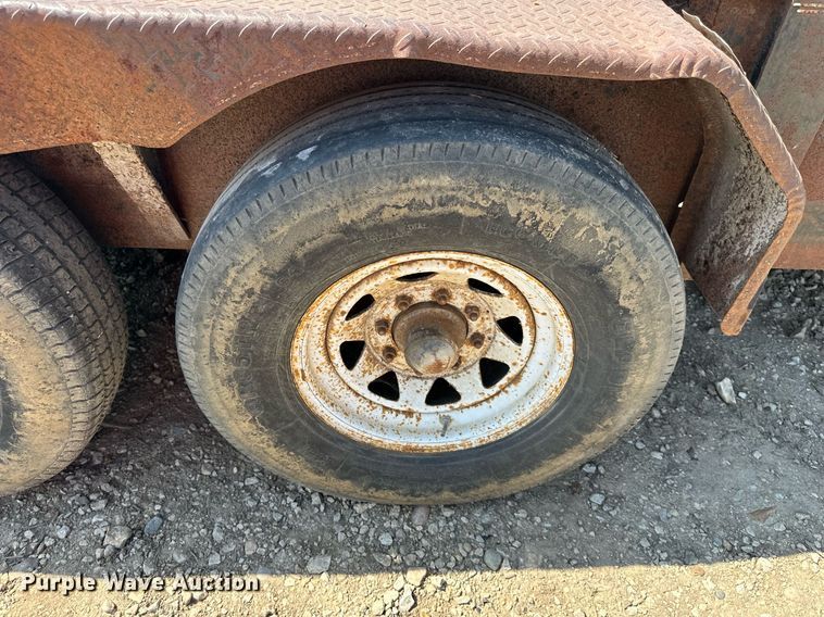 image for item DO5108 2003 L&L BF16  utility trailer