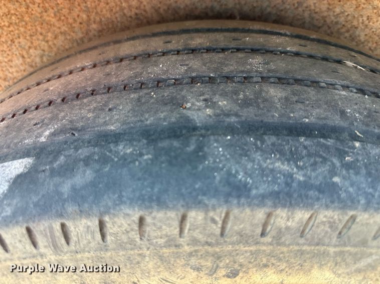 image for item DO5108 2003 L&L BF16  utility trailer