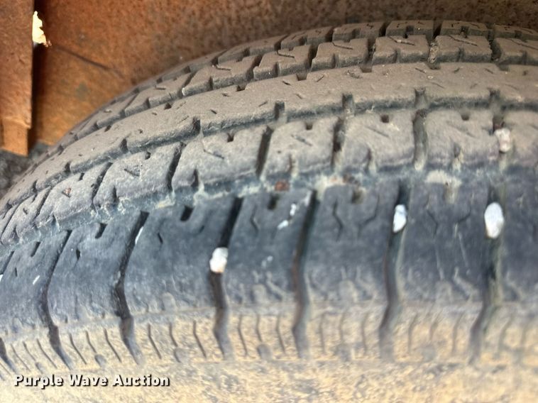 image for item DO5108 2003 L&L BF16  utility trailer