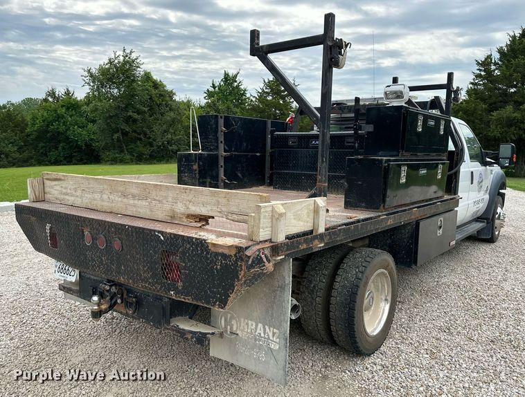 image for item DO5169 2015 Ford F550 Super Duty XL  Crew Cab flatbed truck