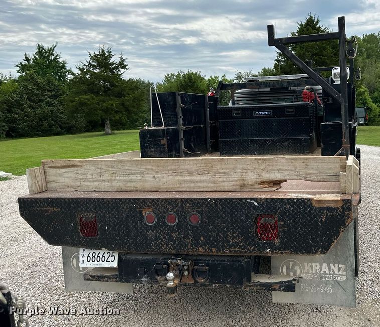 image for item DO5169 2015 Ford F550 Super Duty XL  Crew Cab flatbed truck