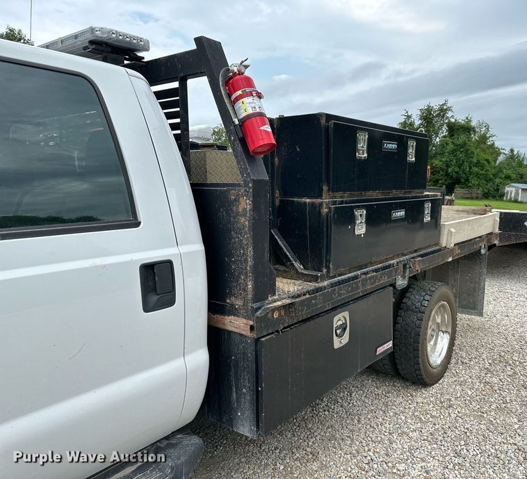 image for item DO5169 2015 Ford F550 Super Duty XL  Crew Cab flatbed truck